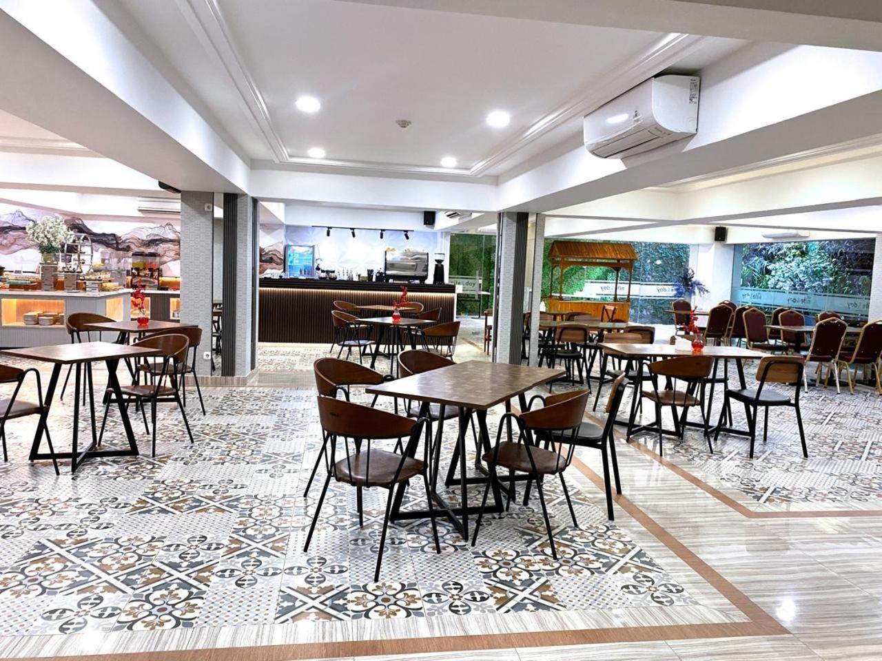 All Nite And Day Hotel Alam Sutera Serpong Exterior photo
